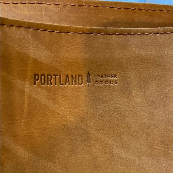 Portland Leather Goods Dakota Triangle Bag - Picture 3 of 10